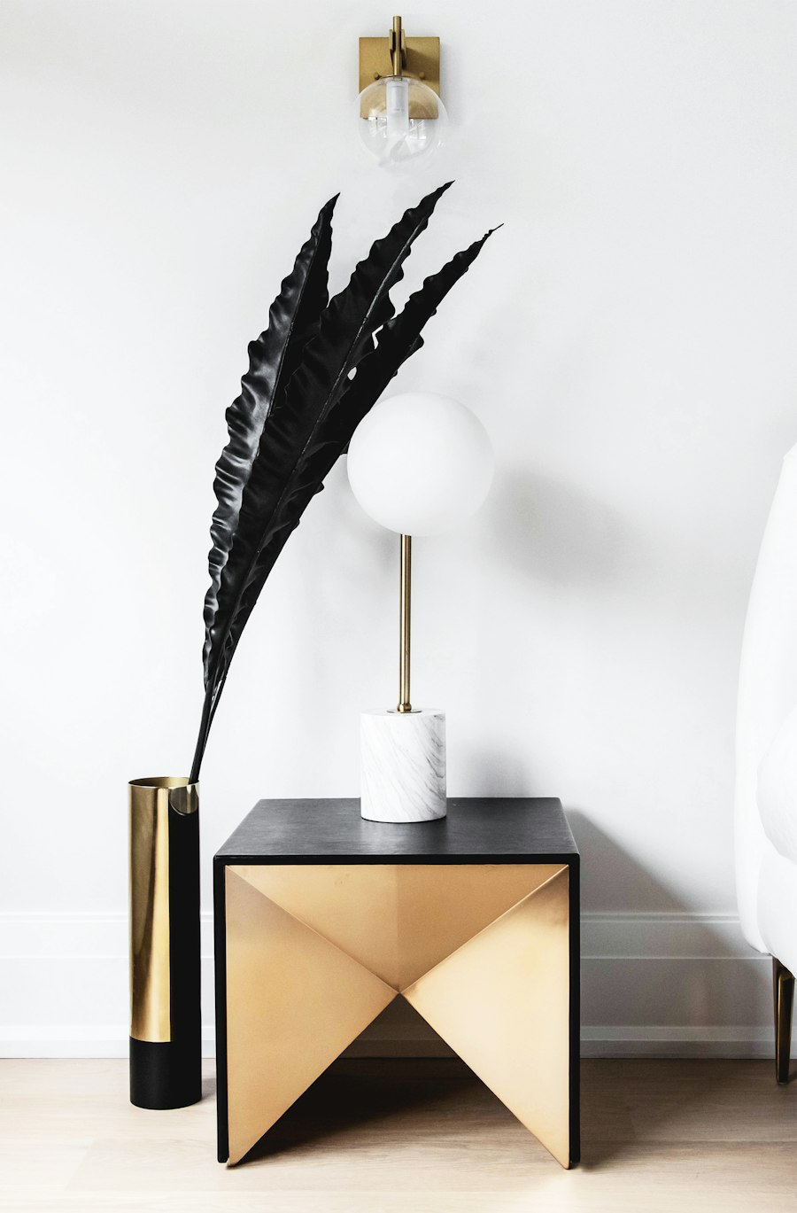 Line Floor Lamp